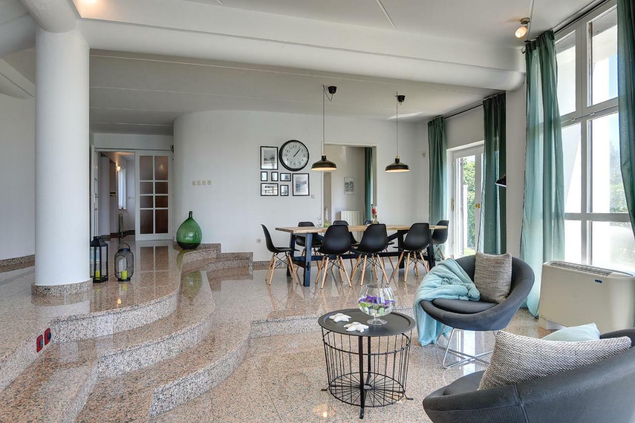 Villa Mutila ميدولين المظهر الخارجي الصورة