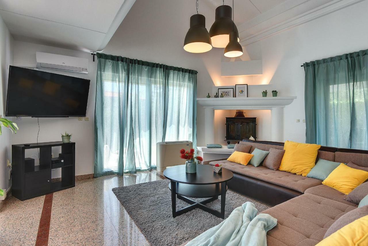 Villa Mutila ميدولين المظهر الخارجي الصورة