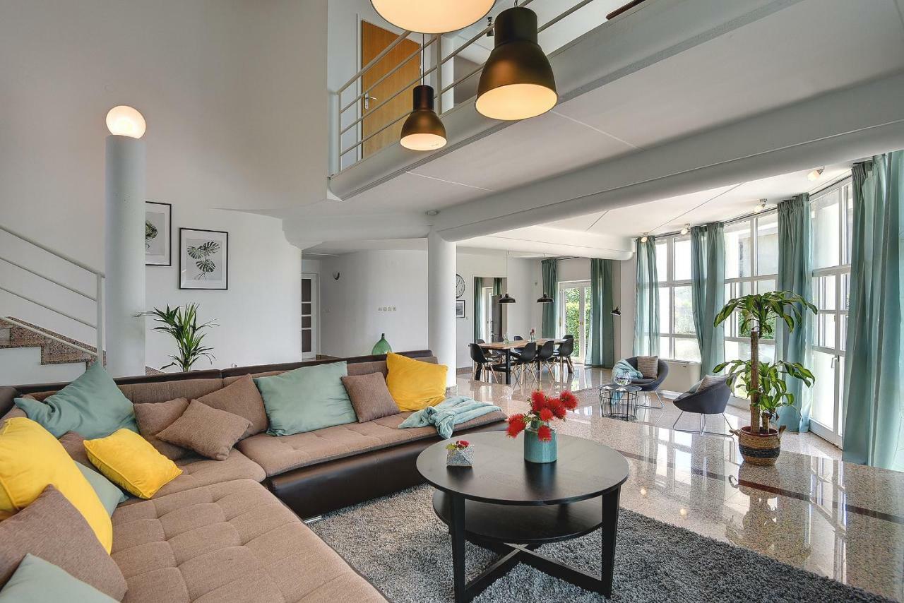 Villa Mutila ميدولين المظهر الخارجي الصورة
