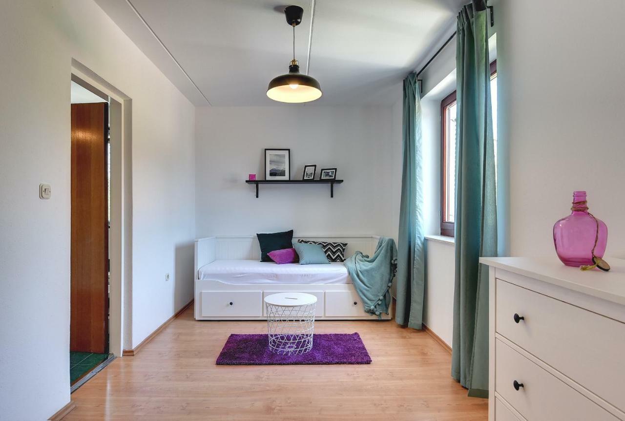 Villa Mutila ميدولين المظهر الخارجي الصورة