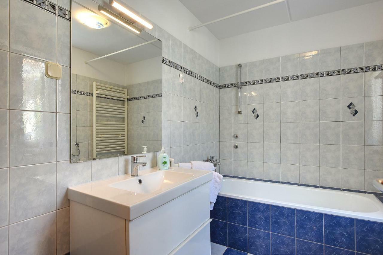 Villa Mutila ميدولين المظهر الخارجي الصورة